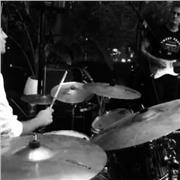 Perfeziona la tua tecnica e domina il ritmo: lezioni di batteria e percussioni per ogni livello